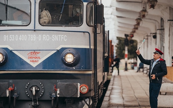 Trecem la ora de iarnă, în weekend! Mersul trenurilor din vestul țării, afectat