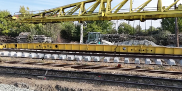 Avansează lucrările de modernizare a căii ferate Timișoara – Cenad! Se folosește și un tren specializat