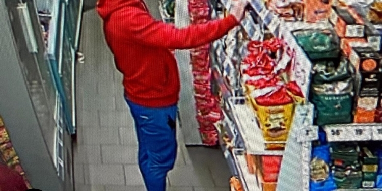 Patru bărbați, prinși la furat din magazine aflate în centrul Timișoarei FOTO