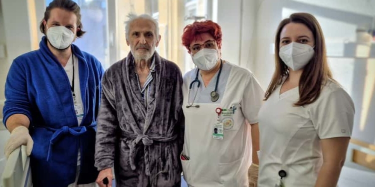 A învins sepsisul la 101 ani. Lecția de curaj a celui mai vârstnic pacient tratat la Spitalul Victor Babeș