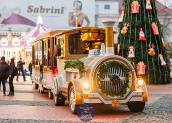 Aprinderea bradului și a iluminatului festiv, în deschiderea Târgului de Crăciun din Timișoara, duminică