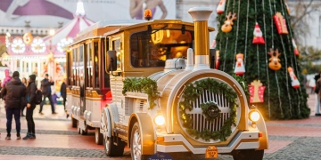 Aprinderea bradului și a iluminatului festiv, în deschiderea Târgului de Crăciun din Timișoara, duminică