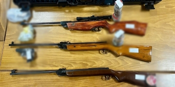 Arme și muniție deținute ilegal de mai multe persoane din Timiș