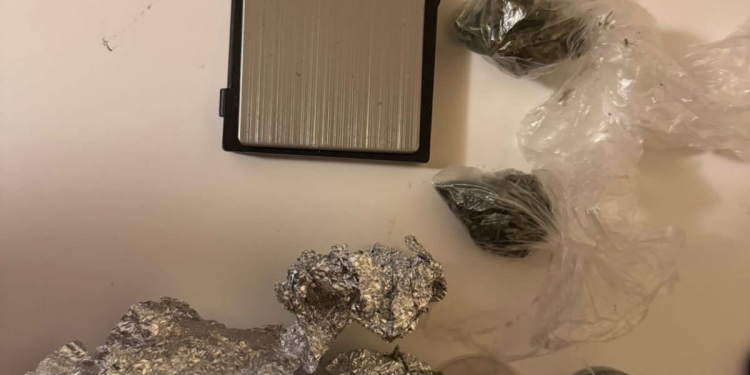 Percheziții în Timiș și Arad, la persoane suspectate de trafic de droguri