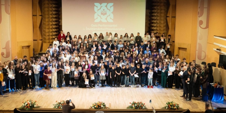 Performanță premiată la Timișoara. Sute de elevi și dascăli la Gala Performanței în Învățământul Preuniversitar