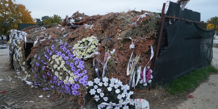 100.000 de lei amendă pentru mizeria lăsată în urmă în cimitirul din Calea Buziașului FOTO
