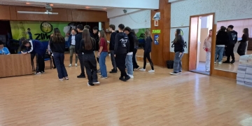 Liceenii din Timișoara exersează votul! Deocamdată pentru proiectele care vor transforma școlile lor