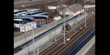 Se montează liniile de tramvai la pasajul Solventul din Timișoara