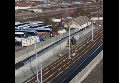 Se montează liniile de tramvai la pasajul Solventul din Timișoara