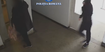 Doi tineri de 16 și 17 ani au tâlhărit o bătrână într-un bloc din Timișoara