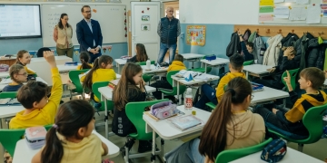 Dominic Fritz: Niciun elev din Timișoara nu mai învață pe bănci vechi