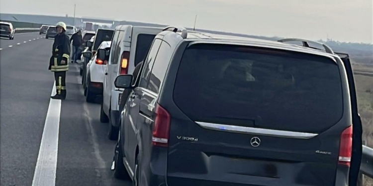 Carambol cu opt mașini pe autostrada A1, în județul Timiș! Coloană de patru kilometri