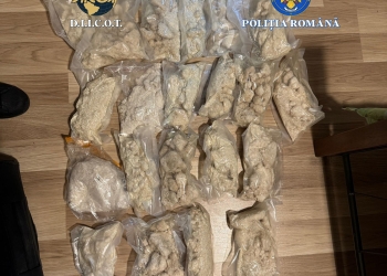 Peste 11 kg de droguri găsite în casa unui timișean