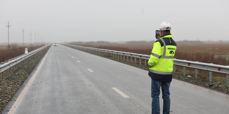 Drum ca-n palmă între Parța și Petroman. A fost făcută recepția drumului