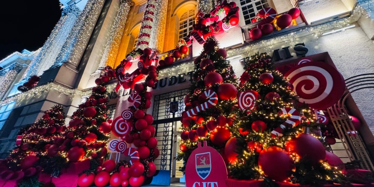 Palatul Administrativ, a doua clădire iluminată festiv de Consiliul Județean Timiș FOTO