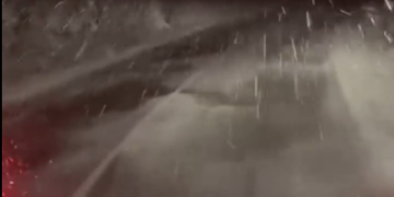 Se circulă în condiții de iarnă pe mai multe drumuri din vestul țării