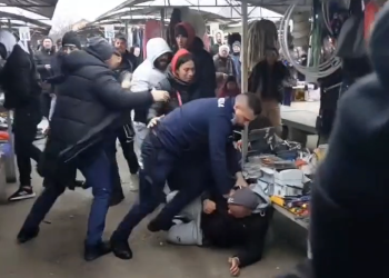 Scandal de proporții în Piața Flavia din Timișoara, între jandarmi și vânzători