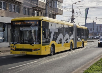 Troleibuze noi, de 18 metri, în teste pe bulevardele din Timișoara