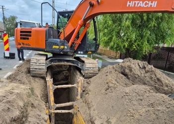 Extinderea rețelelor de apă și canalizare în Sânpetru Mare și Saravale avansează într-un ritm susținut FOTO