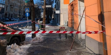 Amenzi usturătoare pentru timișorenii care nu înlătură zăpada de pe trotuare și țurțurii de pe acoperișuri