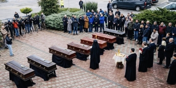 Cei șapte tineri morți în accidentul din Timiș, repatriați în Grecia FOTO