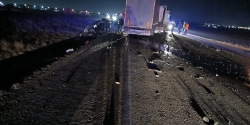 Accident mortal pe centura Lugojului: o mașină a intrat într-un tir