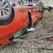 Doi răniți la Giroc! În urma unui accident, o mașină a ajuns cu roțile în sus