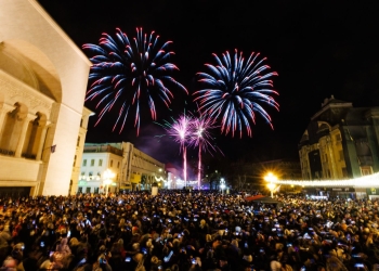 Mii de timișoreni au celebrat trecerea în 2026 în centrul orașului