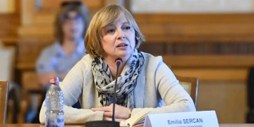 Dominic Fritz: Rog PSD să se delimiteze de amenințările și intimidările îndreptate împotriva jurnalistei Emilia Șercan