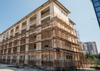 Lucrările de reabilitare la Colegiul Tehnic „Henri Coandă” din Timișoara continuă și în sezonul rece