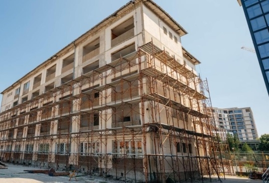 Lucrările de reabilitare la Colegiul Tehnic „Henri Coandă” din Timișoara continuă și în sezonul rece