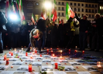 Solidaritate cu poporul iranian, la Timișoara. Adunare publică de protest față de regimul din Teheran