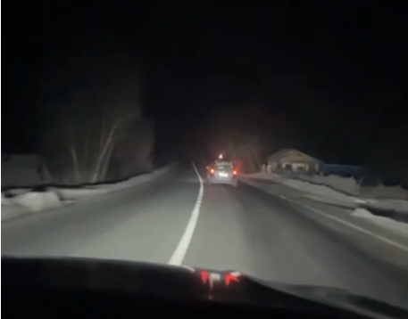 Imagini incredibile! Băiat de 12 ani, la volanul unei mașini furate! Polițiștii din vestul țării l-au urmărit în trafic