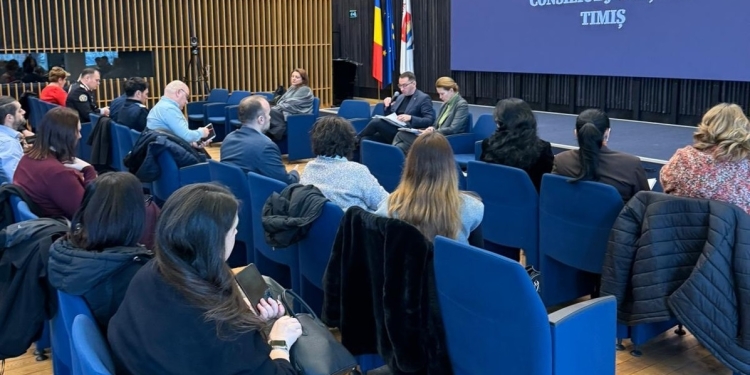 ATOP Timiș va organiza o consultare publică privind posibilitatea interzicerii accesului minorilor sub 15 ani pe rețelele de socializare