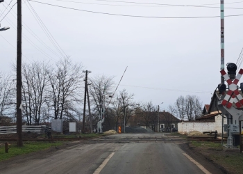 Atenție, șoferi! Încep lucrări de reparații la trecerea la nivel cu calea ferată pe DN 59B, la Cărpiniș