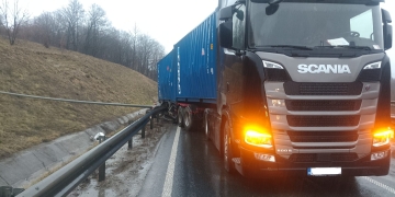 Trafic restricționat pe autostrada A1, pe sensul de mers Deva – Timișoara, din cauza unui tir FOTO
