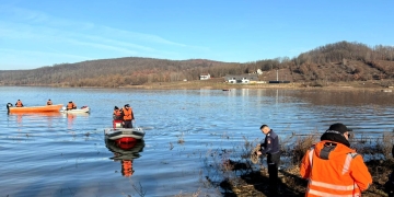 Sfârșit tragic pentru un bărbat din Timiș. A fost găsit fără suflare în lacul Surduc