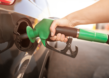 Polițiștii din Timiș, percheziții la persoane care au alimentat ilegal cu carburant de 20.000 de euro