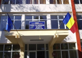 Un echipaj medical a intervenit de urgență la Liceul Sportiv din Timișoara