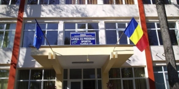 Un echipaj medical a intervenit de urgență la Liceul Sportiv din Timișoara