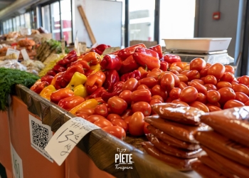 Prospețime, gust și tradiție locală în piețele din Timișoara FOTO