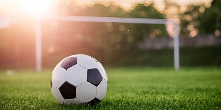 Scene dramatice la Cenad, după ce o poartă de fotbal a căzut peste un băiat de 13 ani