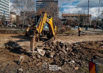 Se lucrează la noua parcare publică din Piața Consiliul Europei FOTO