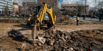 Se lucrează la noua parcare publică din Piața Consiliul Europei FOTO