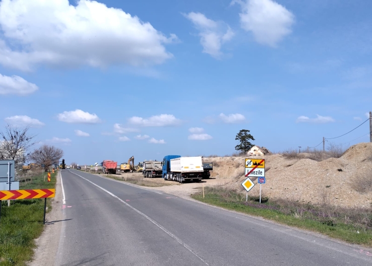 Atenție, șoferi! Mai multe puncte de lucru pe DN 59B Cărpiniș – Deta FOTO