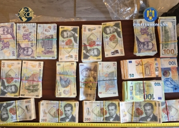 Dealer de canabis „călcat” de DIICOT: 5 kg de droguri și o mică avere în cash, găsite la un timișorean