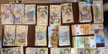 Dealer de canabis „călcat” de DIICOT: 5 kg de droguri și o mică avere în cash, găsite la un timișorean