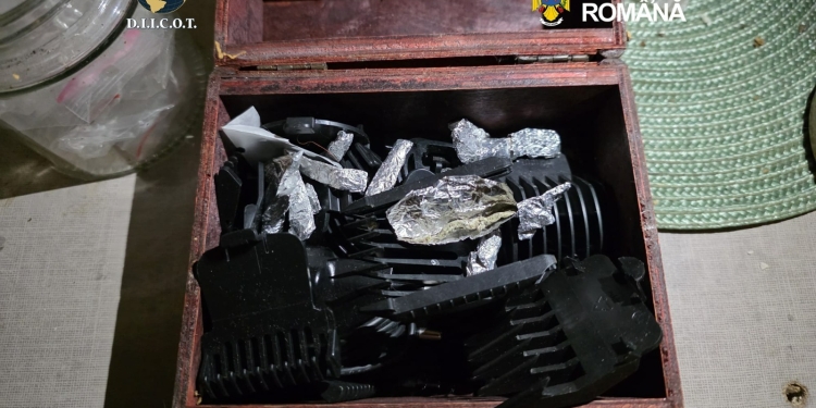 Copii de 13 ani, folosiți pe post de dealeri, la Timișoara. DIICOT a destructurat o rețea de trafic la Gara de Nord