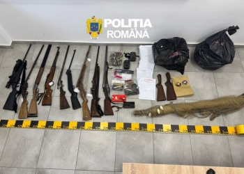 Zeci de percheziții în vestul țării! Au fost descoperite arme ilegale, muniție și peste 200 de trofee FOTO
