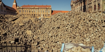 Dominic Fritz: „Piatra cubică scoasă din Piața Traian va fi curățată și refolosită aici” FOTO